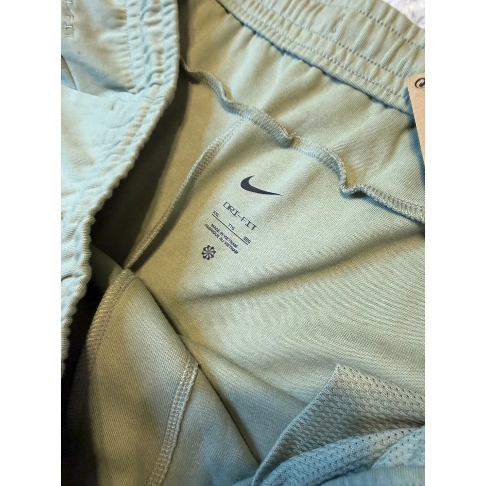 Nike‎ Dri-FIT Men's Athletic Shorts Sage Green XXL Drawstring Pockets NWT